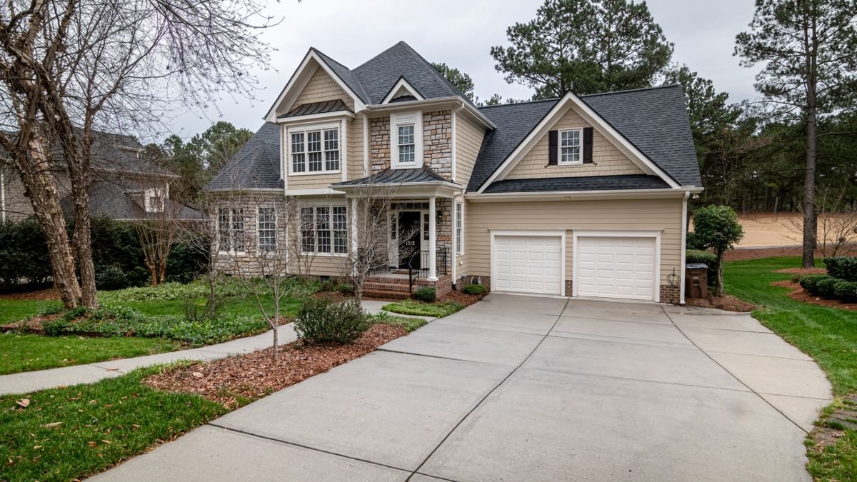 A Spartanburg County home with a newly finished architectural shingle roof